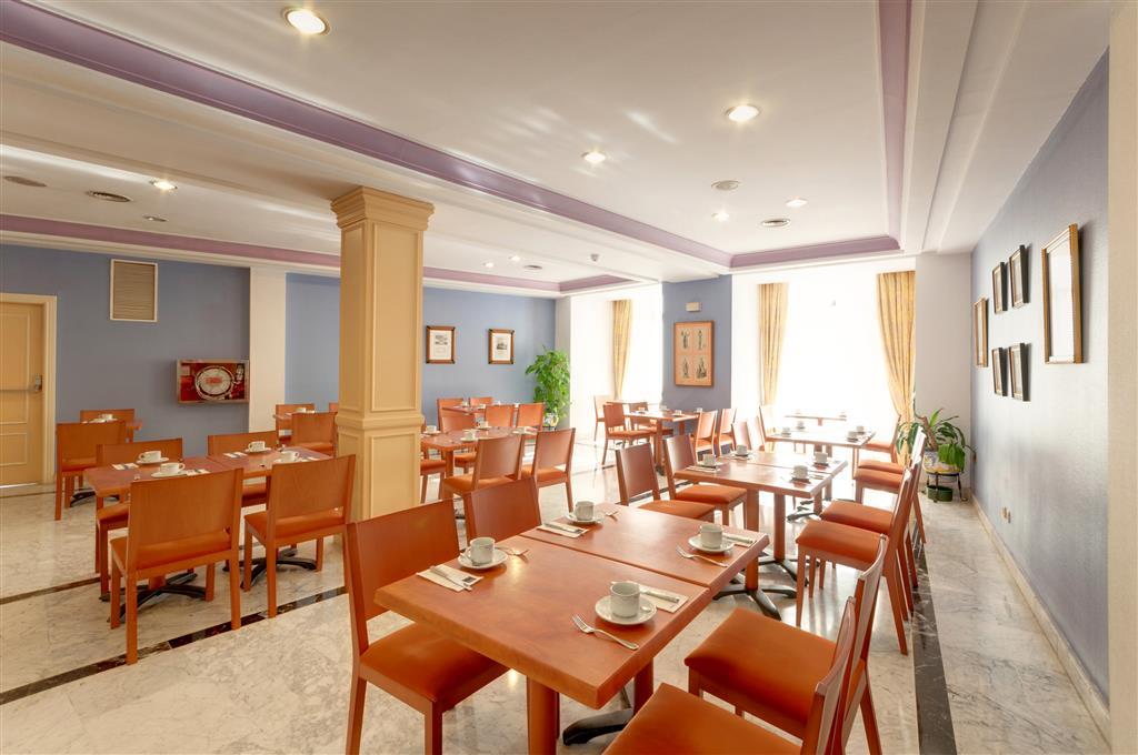 Azz Merida Medea Hotel Ресторан фото